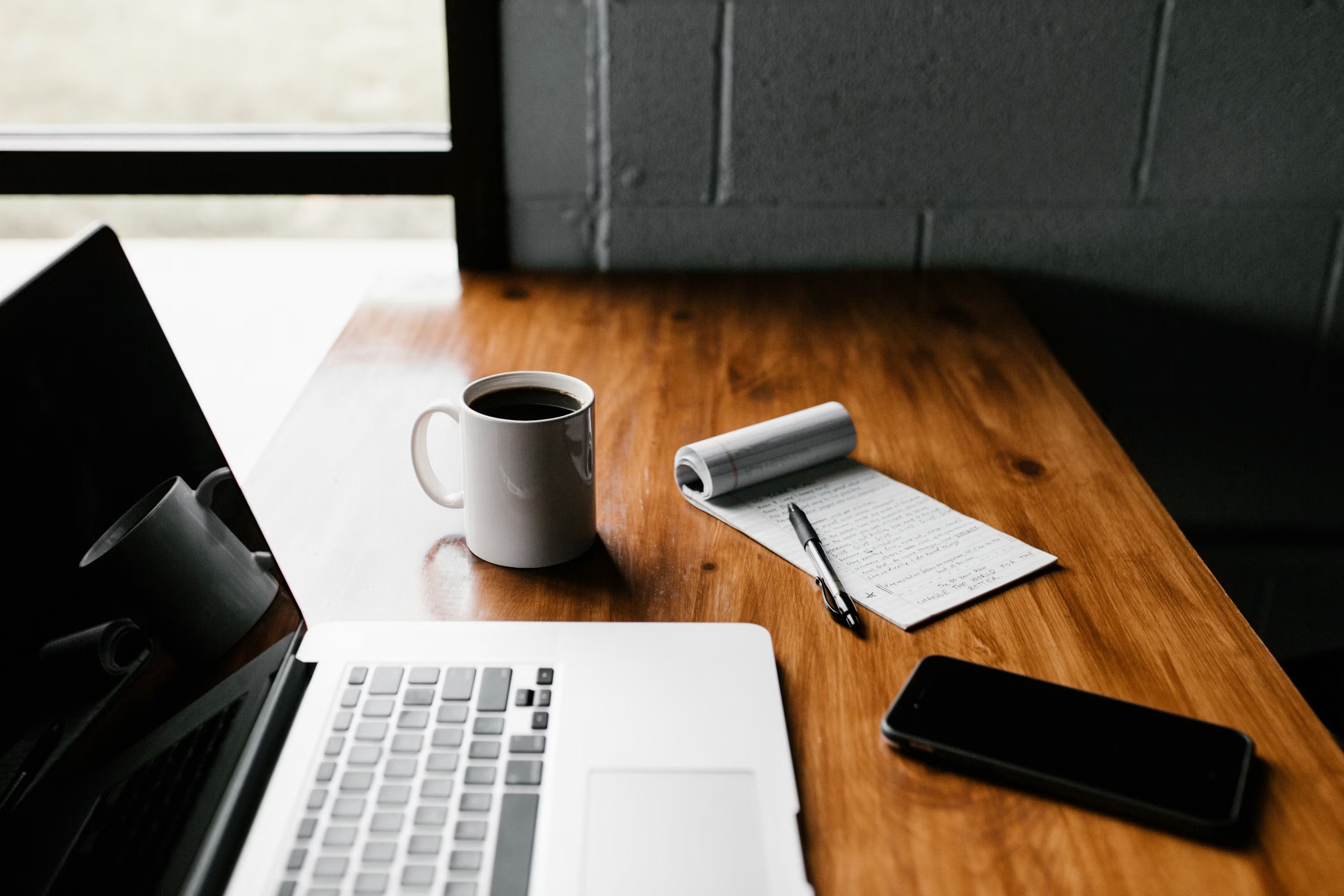 CRM para empresas de servicios: cómo no perder leads entre WhatsApp, llamadas y formularios
